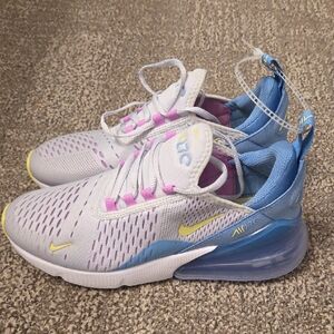 NWOT Nike AIR 270 Kids Sneakers - White with Blue Pink and Yellow Highlights